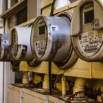 Mniej kilowatów, więcej zysków: inteligentne strategie oszczędzania energii w produkcji