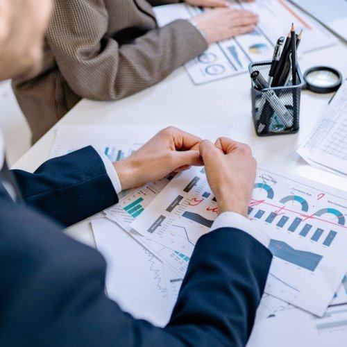 Skok przychodów w małej firmie: 15 taktyk, które zadziałają już od jutra