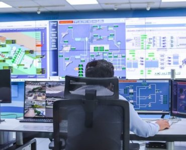 Zrób porządek na hali: MES jako cyfrowy mózg produkcji — mniej przestojów, więcej OEE i pełna kontrola w czasie rzeczywistym